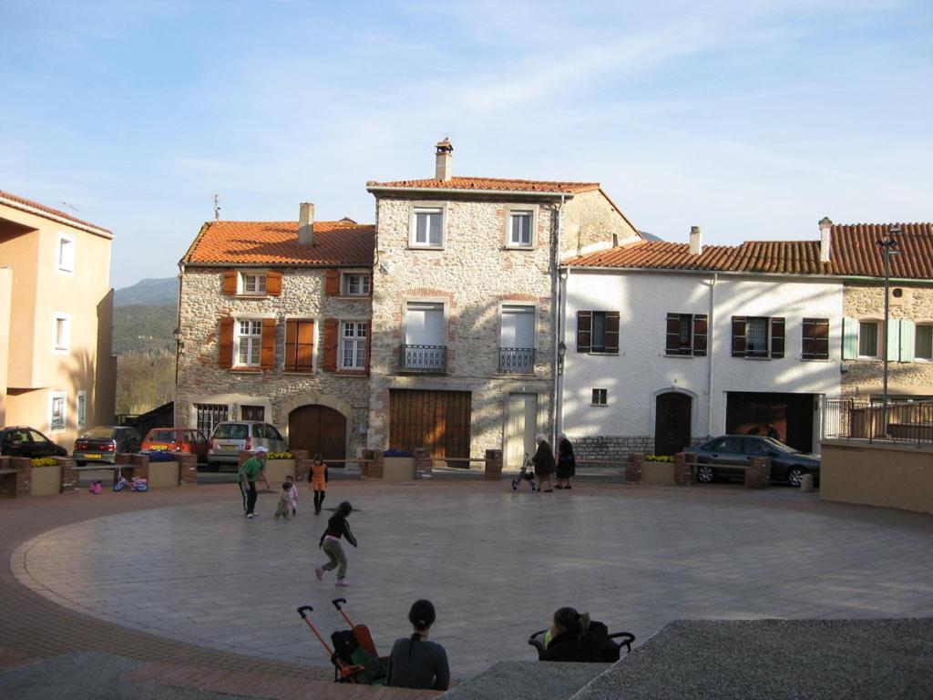 Appartement Centre Ville Du Boulou Pour 2 Adultes-2 Enfants- Check In 17H-21H--Juillet-Aout Reservation De 7 Jours Mini Ле-Булу Екстер'єр фото